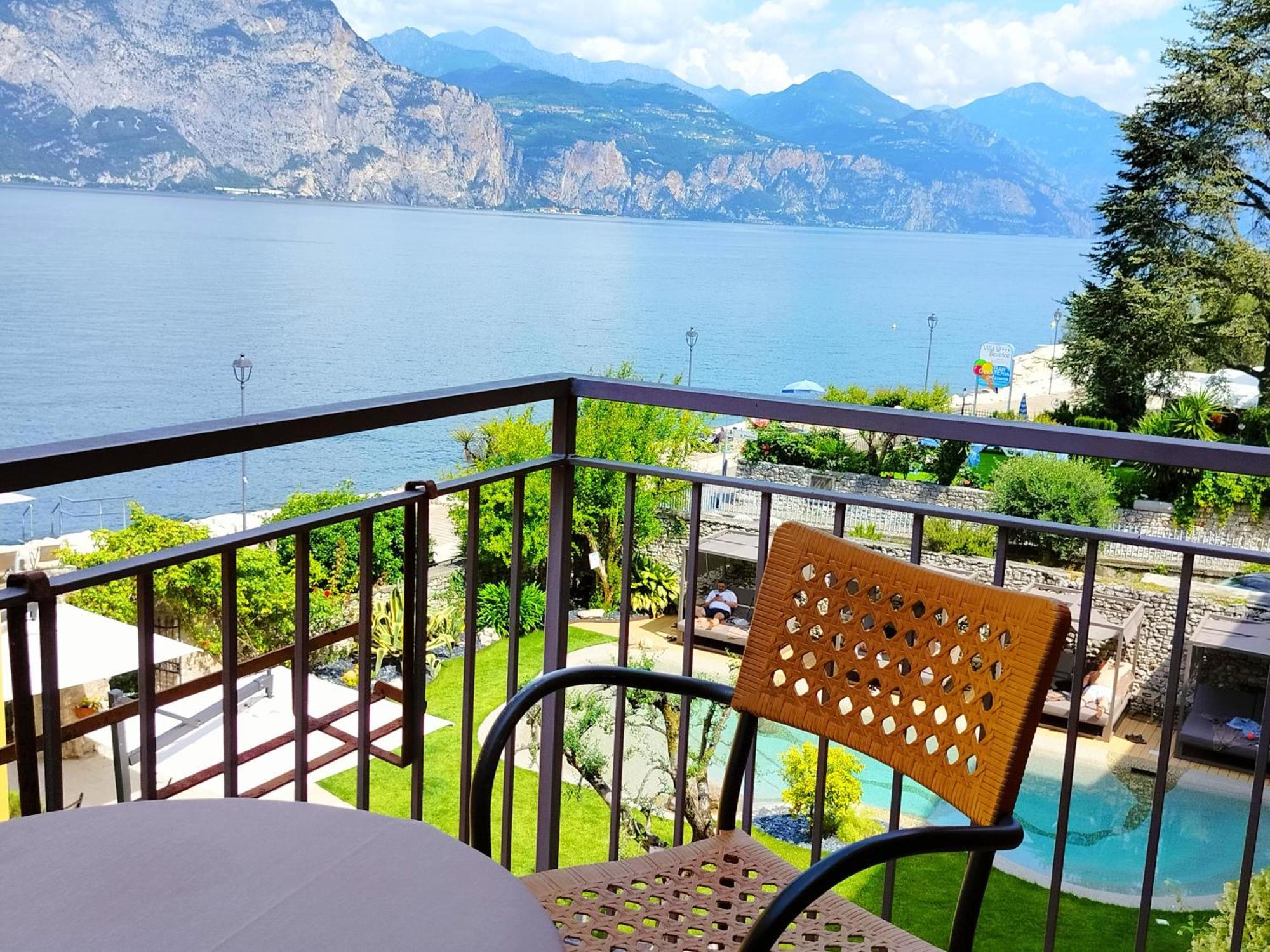 Lake Front Hotel Brenzone Kültér fotó