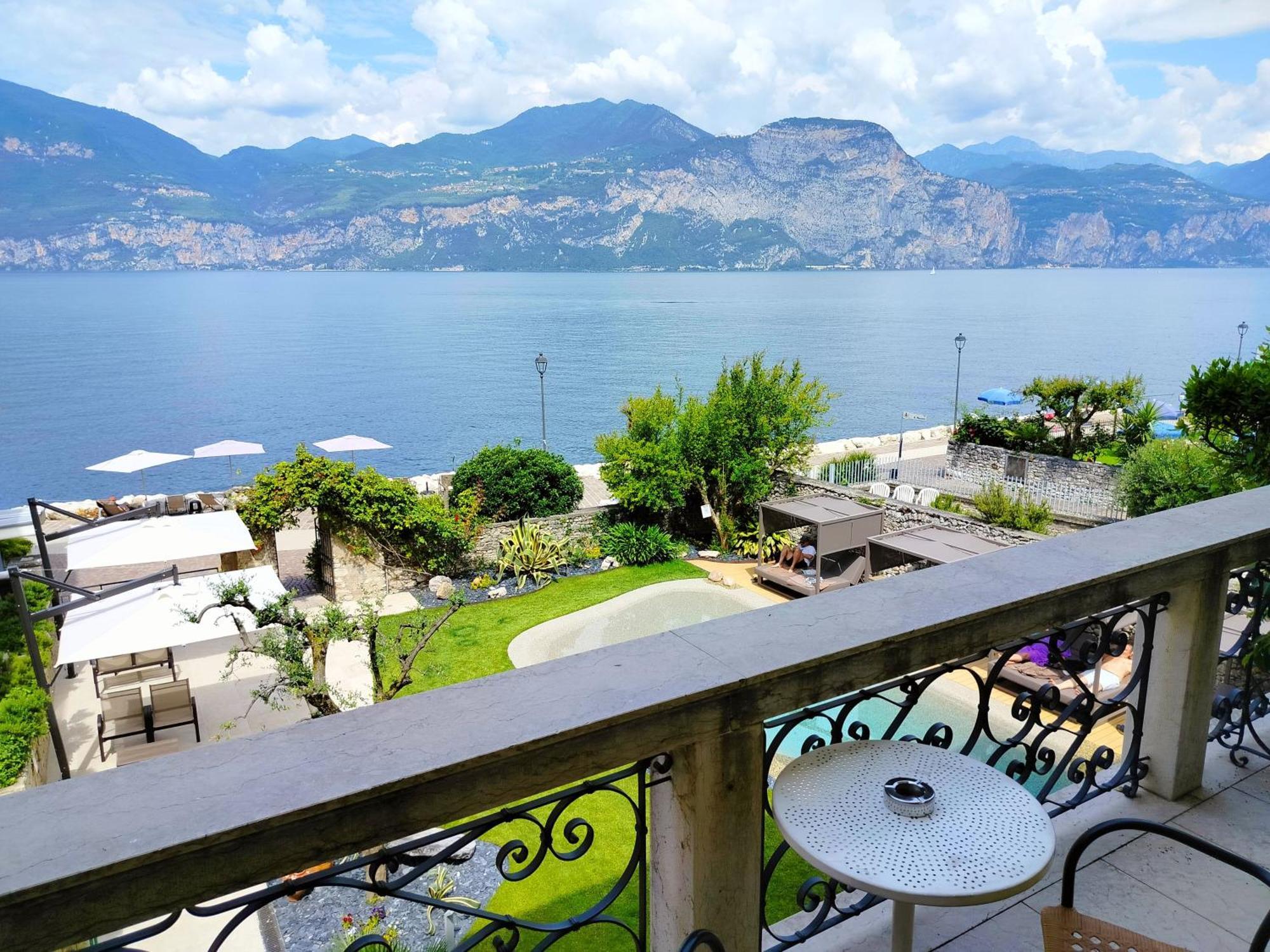 Lake Front Hotel Brenzone Kültér fotó