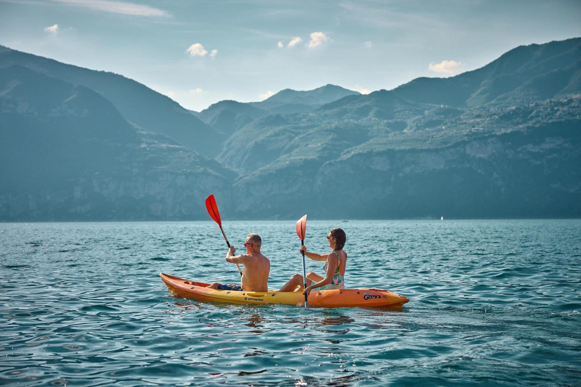 Lake Front Hotel Brenzone Kültér fotó
