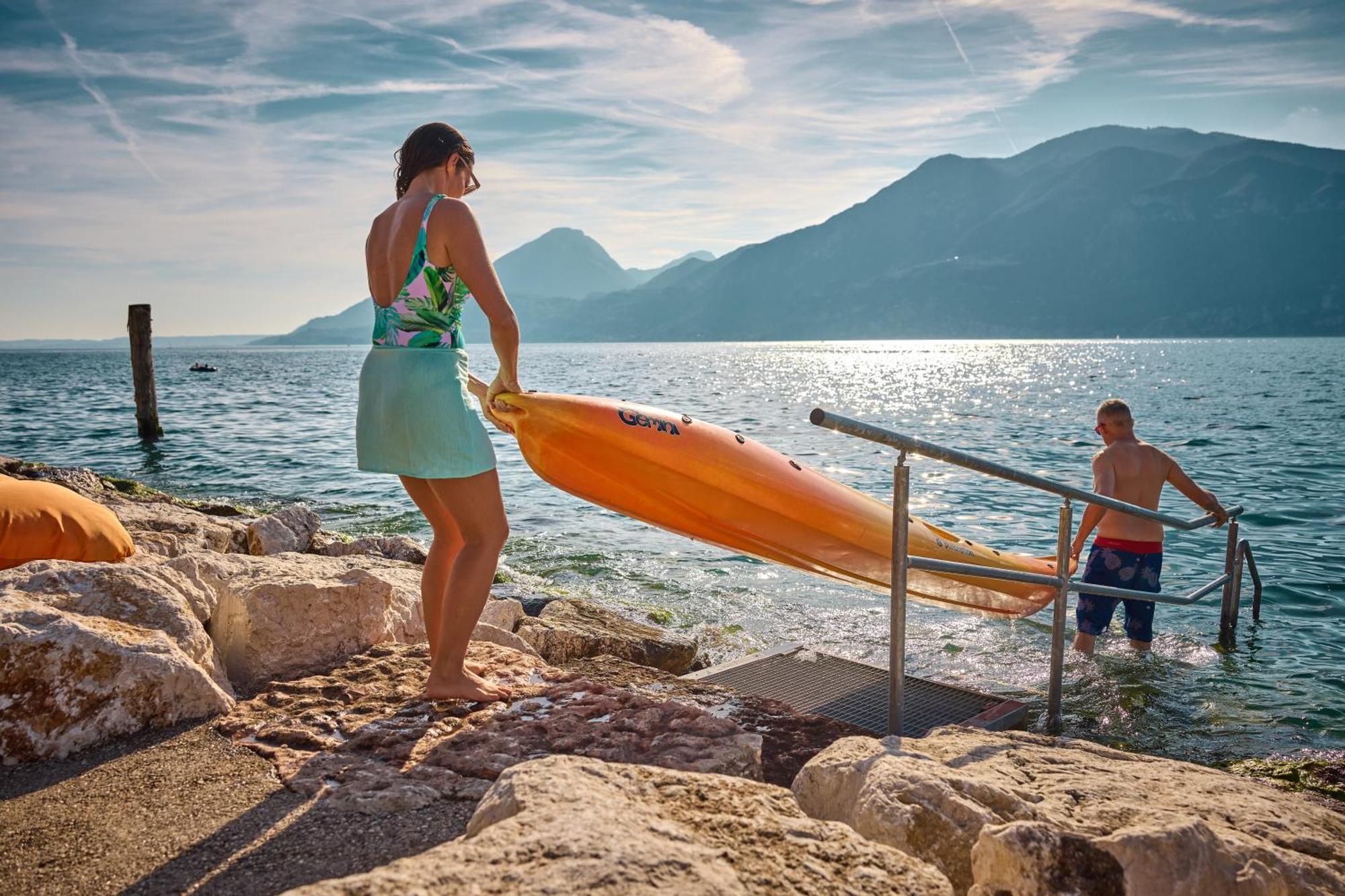 Lake Front Hotel Brenzone Kültér fotó